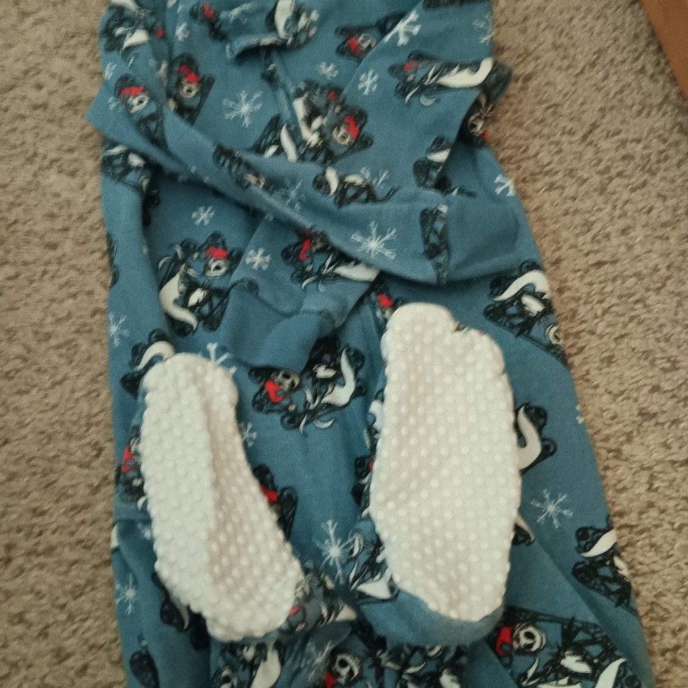 Bundle Of Girls PJs - Picture 3 of 9